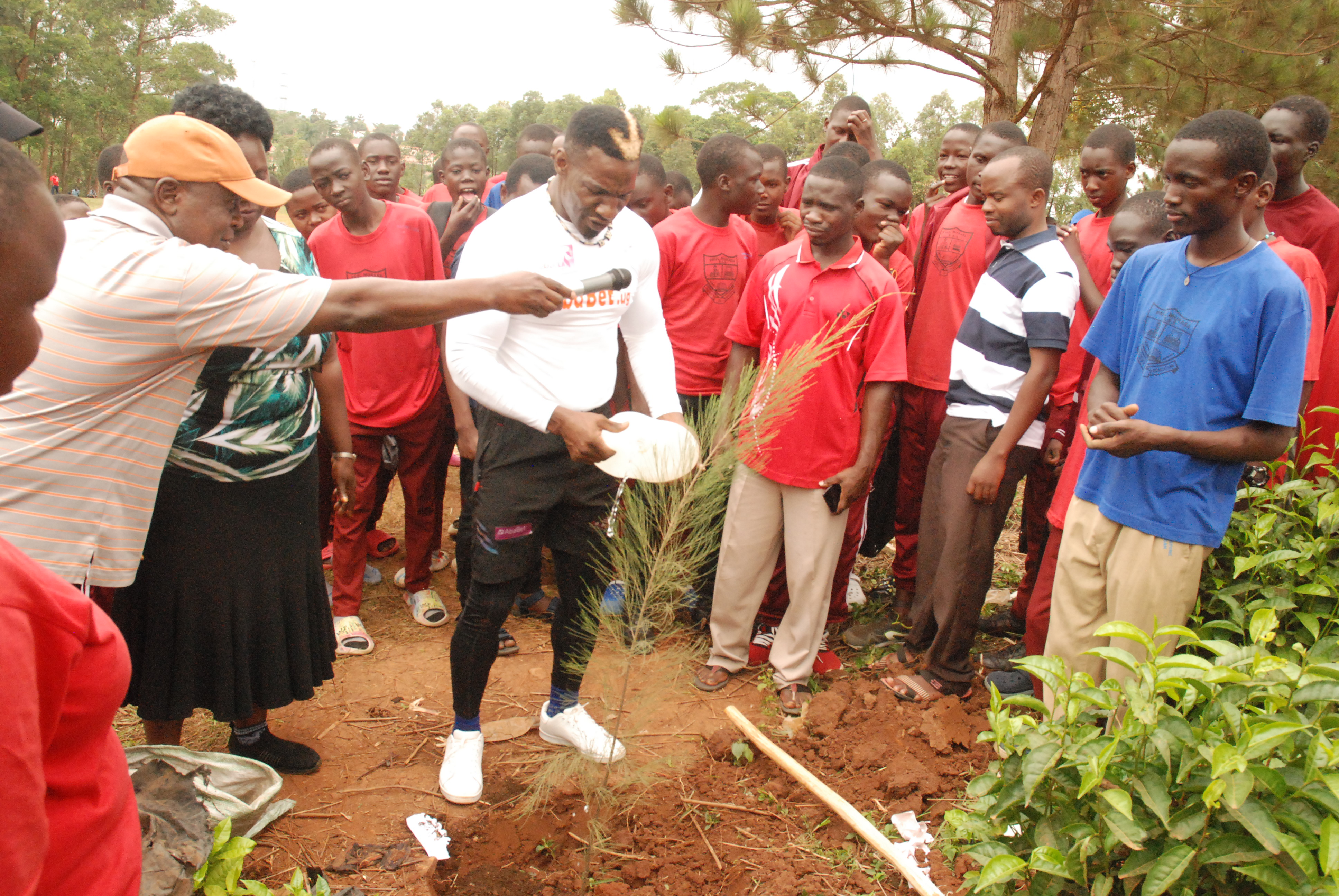 SCHOOL TREE PLANTING PROJECT  WITH GOLOLA